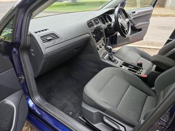 VOLKSWAGEN GOLF 1.5 TSI EVO BlueMotion Tech SE Nav Hatchback 5dr Petrol DSG Euro