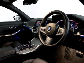 BMW 3 SERIES 2.0 320i M Sport Saloon 4dr Petrol Auto Euro 6 (s/s) (184 ps)