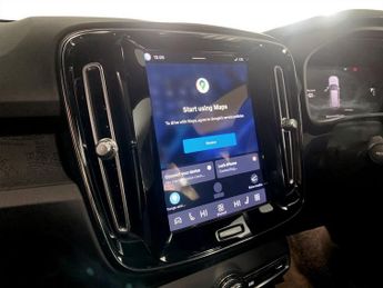 VOLVO XC40 Recharge 69kWh Core SUV 5dr Electric Auto (231 ps)