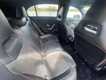 MERCEDES-BENZ A CLASS 2.0 A200d AMG Line (Executive) Hatchback 5dr Diesel 8G-DCT Euro 