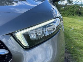 MERCEDES-BENZ A CLASS 2.0 A200d AMG Line (Executive) Hatchback 5dr Diesel 8G-DCT Euro 
