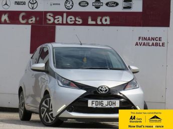 Toyota AYGO 1.0 VVT-i x-play Hatchback 5dr Petrol x-shift Euro 6 (68 ps)
