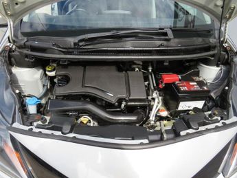 TOYOTA AYGO 1.0 VVT-i x-play Hatchback 5dr Petrol x-shift Euro 6 (68 ps)