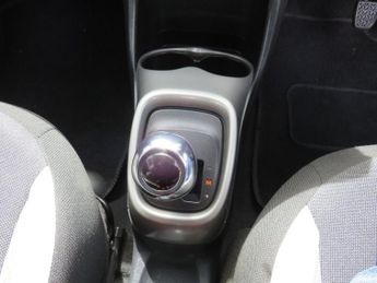 TOYOTA AYGO 1.0 VVT-i x-play Hatchback 5dr Petrol x-shift Euro 6 (68 ps)