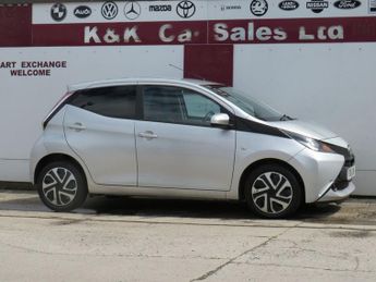 TOYOTA AYGO 1.0 VVT-i x-play Hatchback 5dr Petrol x-shift Euro 6 (68 ps)