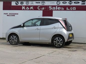 TOYOTA AYGO 1.0 VVT-i x-play Hatchback 5dr Petrol x-shift Euro 6 (68 ps)