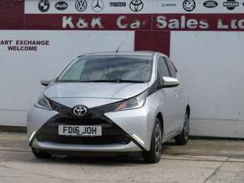 TOYOTA AYGO 1.0 VVT-i x-play Hatchback 5dr Petrol x-shift Euro 6 (68 ps)