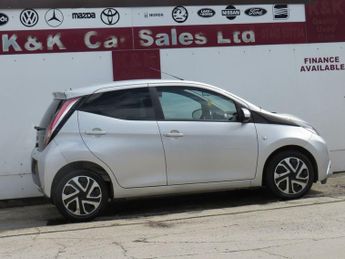 TOYOTA AYGO 1.0 VVT-i x-play Hatchback 5dr Petrol x-shift Euro 6 (68 ps)