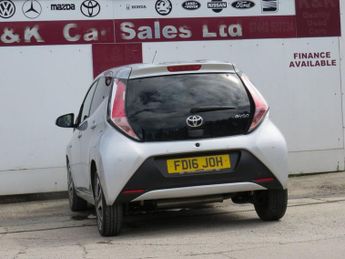 TOYOTA AYGO 1.0 VVT-i x-play Hatchback 5dr Petrol x-shift Euro 6 (68 ps)