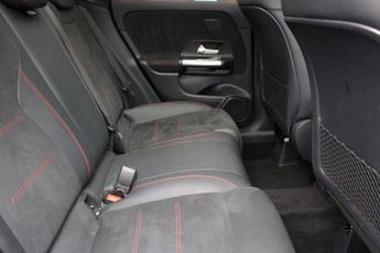 MERCEDES-BENZ GLA 2.0 GLA220d AMG Line (Premium Plus) SUV 5dr Diesel 8G-DCT 4MATIC