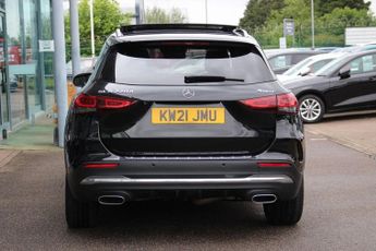 MERCEDES-BENZ GLA 2.0 GLA220d AMG Line (Premium Plus) SUV 5dr Diesel 8G-DCT 4MATIC