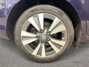 NISSAN PULSAR 1.2 DIG-T Tekna Hatchback 5dr Petrol XTRON Euro 6 (s/s) (115 ps)