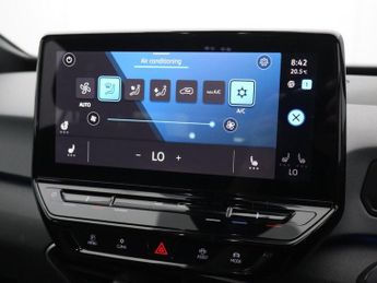 VOLKSWAGEN ID.3 Pro Performance 58kWh Life Hatchback 5dr Electric Auto (204 ps)