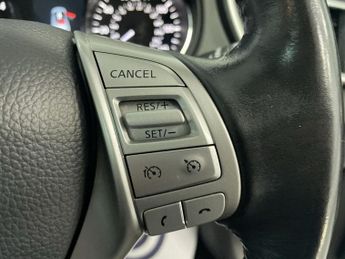 NISSAN QASHQAI 1.5 dCi Tekna SUV 5dr Diesel Manual 2WD Euro 6 (s/s) (110 ps) - 