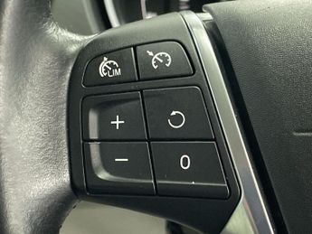 VOLVO V40 1.5 T3 SE Nav Hatchback 5dr Petrol Auto Euro 6 (s/s) (152 ps) - 
