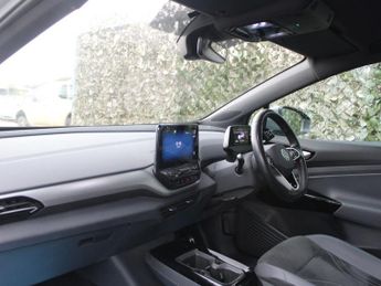 VOLKSWAGEN ID.4 Pro Performance 77kWh Life SUV 5dr Electric Auto (204 ps)