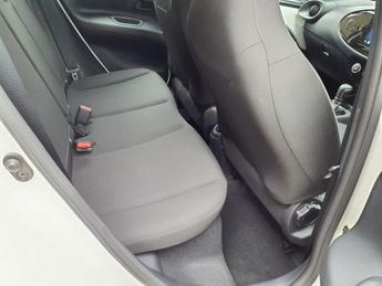 TOYOTA AYGO X 1.0 VVT-i Pure Hatchback 5dr Petrol x-shift Euro 6 (s/s) (72 ps)
