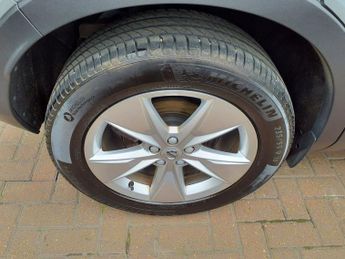 VOLVO XC40 2.0 B3 MHEV Core SUV 5dr Petrol Hybrid DCT Auto Euro 6 (s/s) (16