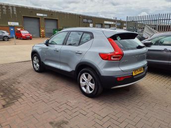 VOLVO XC40 2.0 B3 MHEV Core SUV 5dr Petrol Hybrid DCT Auto Euro 6 (s/s) (16