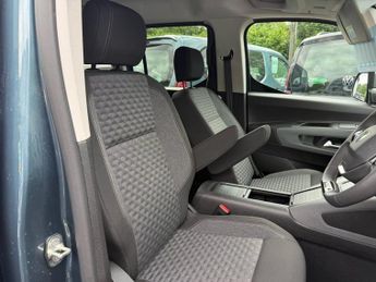 PEUGEOT e-Rifter 52kWh GT Standard MPV 5dr Electric Auto (7.4kW Charger) (136 ps)