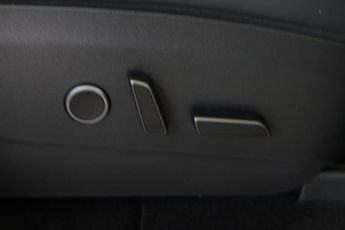 TESLA MODEL Y (Dual Motor) Long Range Auto 4WDE 5dr