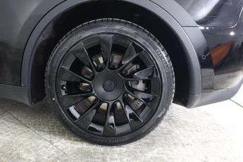 TESLA MODEL Y (Dual Motor) Long Range Auto 4WDE 5dr