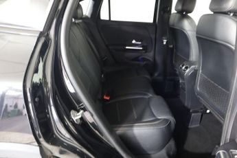 MERCEDES-BENZ GLA 2.0 GLA35 AMG (Premium) 8G-DCT 4MATIC Euro 6 (s/s) 5dr
