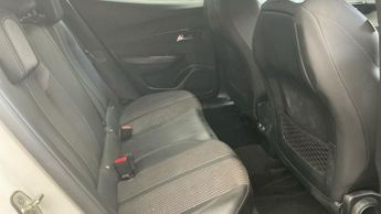 PEUGEOT E-2008 50kWh GT SUV 5dr Electric Auto (7kW Charger) (136 ps)