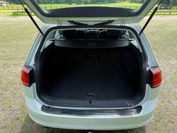 VOLKSWAGEN GOLF 1.6 TDI BlueMotion Tech SE Estate 5dr Diesel DSG Euro 6 (s/s) (1