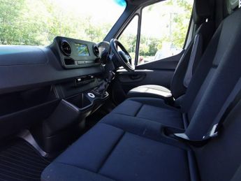 MERCEDES-BENZ SPRINTER 2.0 315 CDI Progressive Panel Van 5dr Diesel Manual RWD L2 H2 Eu