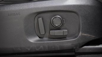 LAND ROVER RANGE ROVER EVOQUE 2.0 TD4 SE SUV 5dr Diesel Auto 4WD Euro 6 (s/s) (180 ps)