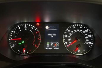 RENAULT ARKANA 1.3 TCe MHEV Iconic SUV 5dr Petrol EDC 2WD Euro 6 (s/s) (140 ps)