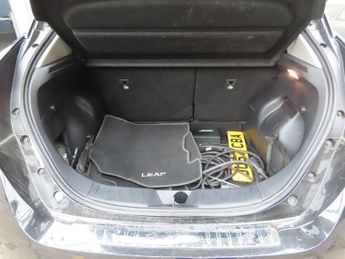 NISSAN LEAF 59kWh e+ Tekna Hatchback 5dr Electric Auto (217 ps)