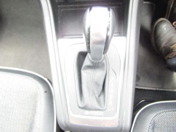 RENAULT CAPTUR 1.6 E-TECH techno SUV 5dr Petrol Hybrid Automatic  Euro 6 (s/s) 