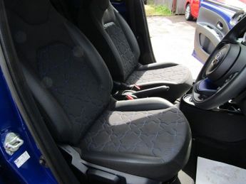 TOYOTA AYGO X 1.0 VVT-i Exclusive Hatchback 5dr Petrol x-shift Automatic Euro 