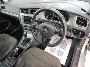 VOLKSWAGEN GOLF 1.6 TDI BlueMotion Tech SE Hatchback 5dr Diesel DSG Euro 5 (s/s)