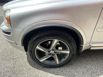 VOLVO XC90 2.4 D5 R-Design Nav SUV 5dr Diesel Geartronic 4WD Euro 5 (200 ps