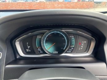 VOLVO XC60 2.4 D5 SE Lux Nav SUV 5dr Diesel Auto AWD Euro 6 (s/s) (220 ps)