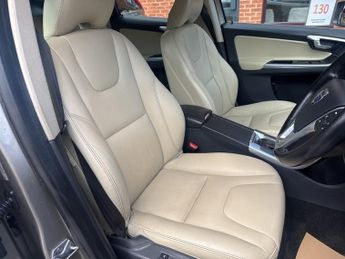 VOLVO XC60 2.4 D5 SE Lux Nav SUV 5dr Diesel Auto AWD Euro 6 (s/s) (220 ps)
