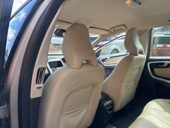 VOLVO XC60 2.4 D5 SE Lux Nav SUV 5dr Diesel Auto AWD Euro 6 (s/s) (220 ps)