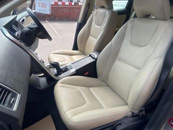 VOLVO XC60 2.4 D5 SE Lux Nav SUV 5dr Diesel Auto AWD Euro 6 (s/s) (220 ps)