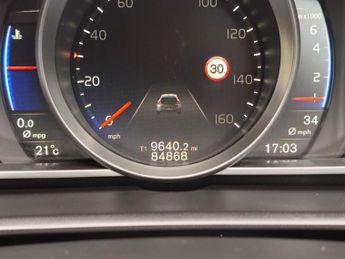 VOLVO V40 1.5 T2 R-Design Pro Hatchback 5dr Petrol Auto Euro 6 (s/s) (122 