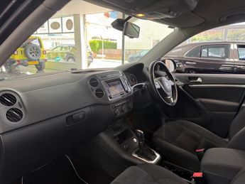 VOLKSWAGEN TIGUAN 2.0 TDI BlueMotion Tech Match Edition SUV 5dr Diesel DSG 4WD Eur
