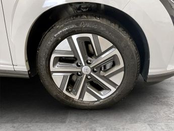 HYUNDAI KONA 39kWh Premium SUV 5dr Electric Auto (10.5kW Charger) (136 ps)