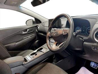 HYUNDAI KONA 39kWh Premium SUV 5dr Electric Auto (10.5kW Charger) (136 ps)
