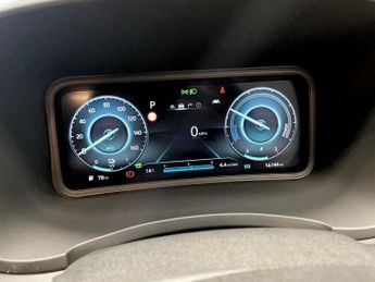 HYUNDAI KONA 39kWh Premium SUV 5dr Electric Auto (10.5kW Charger) (136 ps)