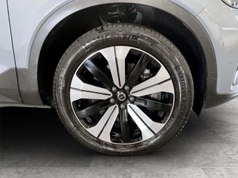 VOLVO XC40 Recharge 69kWh Plus SUV 5dr Electric Auto (231 ps)
