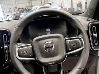 VOLVO XC40 Recharge 69kWh Plus SUV 5dr Electric Auto (231 ps)