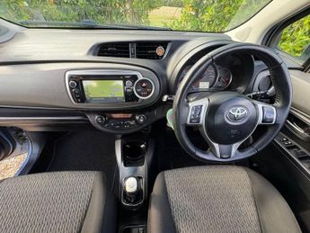 TOYOTA YARIS 1.4 D-4D Icon Plus Hatchback 5dr Diesel Manual Euro 5 (90 ps)