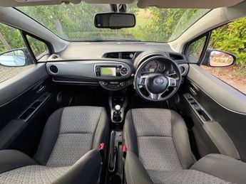 TOYOTA YARIS 1.4 D-4D Icon Plus Hatchback 5dr Diesel Manual Euro 5 (90 ps)
